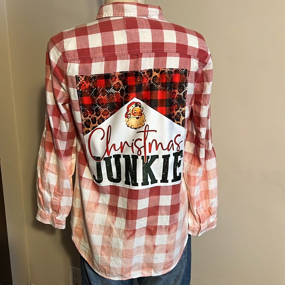 Upcycle flannel xmas bleach button shirt - Picture 5 of 7
